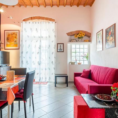 ליבורנו Piazza Sforzini Cozy Apartment Near The Sea! מראה חיצוני תמונה