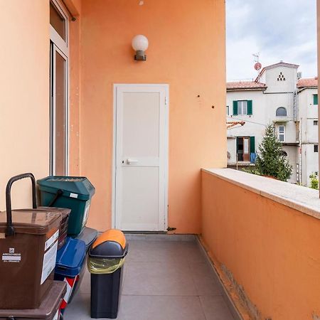 ליבורנו Piazza Sforzini Cozy Apartment Near The Sea! מראה חיצוני תמונה