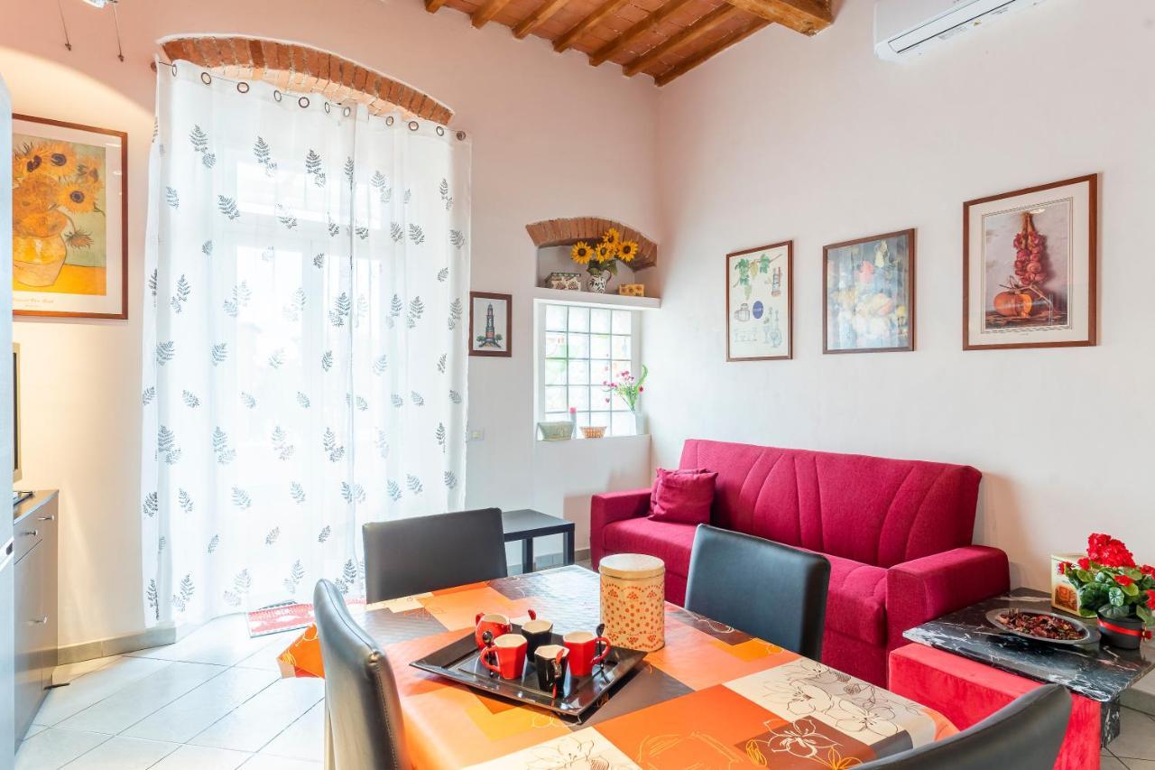 ליבורנו Piazza Sforzini Cozy Apartment Near The Sea! מראה חיצוני תמונה